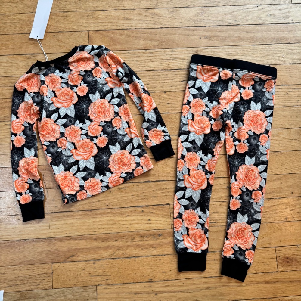 Sweet Little Cozys Bamboo Pajama 2T Orange Roses Spiderwebs Spooky Halloween Set - Picture 4 of 6